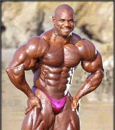 15. Flex Wheeler: 2. Platz bei der Mr Olymia Wahl 1993. Sein Bizeps hatte einen Umfang von 61cm.