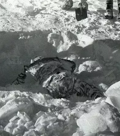 1959 wurden 9 tote Wanderer in Russland gefunden. 3 Leichen waren verschandelt, wiesen einen gebrochenen Schädel oder ausgerissene Augen auf. Niemand weiß bis heute, weshalb sie getötet wurden…