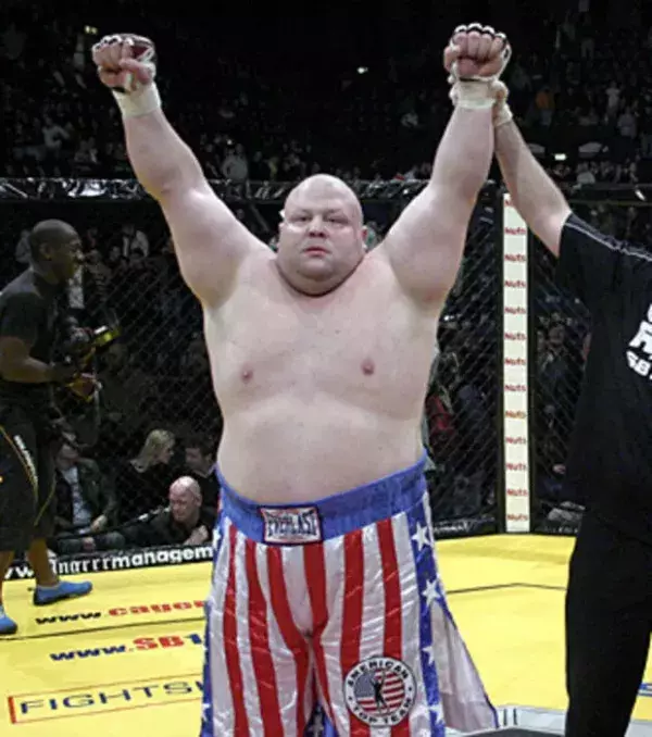 2. Eric 'Butterbean' Esch, 1,80 m und 193 kg