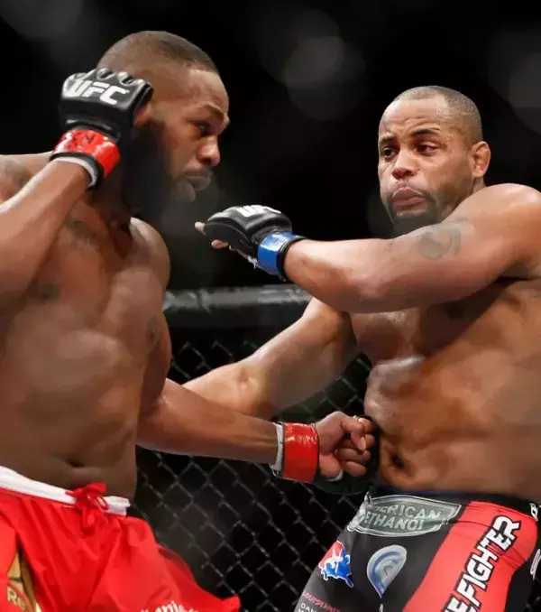 2. Jon Jones vs. Daniel Cormier 2: Dieses Rematch wird von den UFC-Fans erwartet. Jon Jones setzte sich durch einstimmige Entscheidung bei ihrem ersten Kampf durch. Daniel Cormier kann seitdem die Revanche gegen seinen größten Gegner kaum erwarten