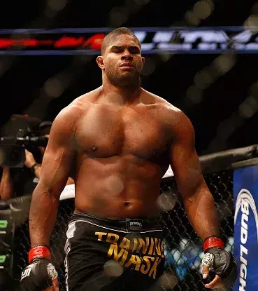 2016: Gegen Andreï Arlovski macht Alistair Overeem genauso weiter und gewinnt erneut durch K.o.