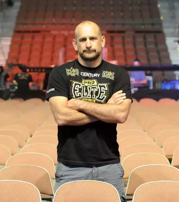 3. Jackson-Wink. Trainer: Greg Jackson. Kämpfer: Jon Jones, Carlos Condit, Holly Holm, Donald Cerrone