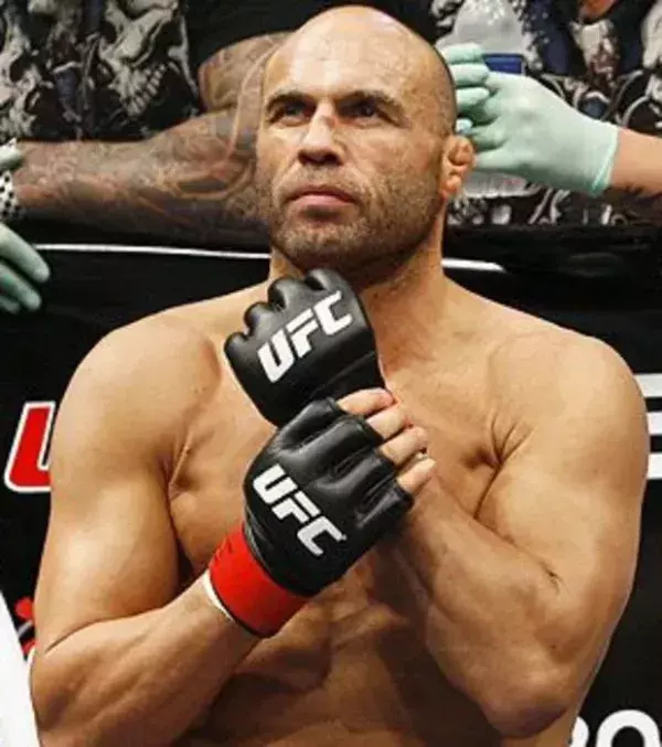 3. Randy ‚The Natural‘ Couture (19-11), der Champion im Schwergewicht war Unteroffizier bei der 101st Airborne