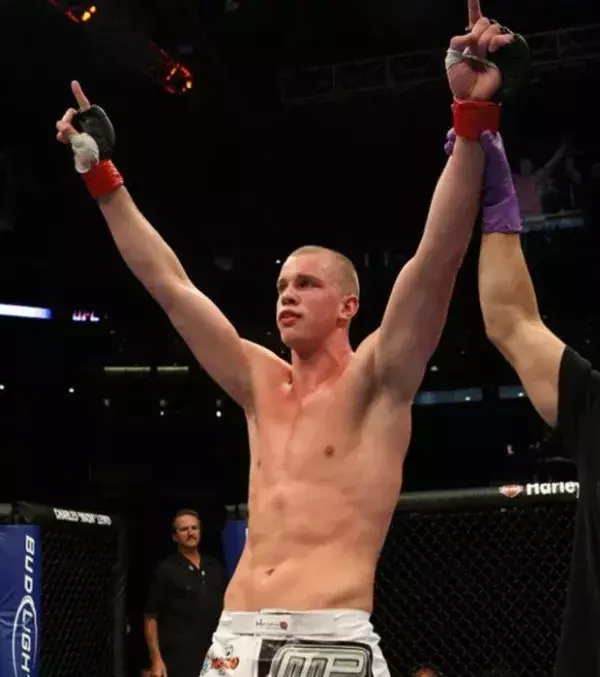 3. Stefan Struve, 2,13 m und 120 kg