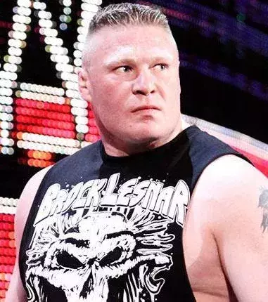 4. Brock Lesnar, ehemaliger Champion im Schwergewicht bei der UFC und Wrestling-Weltmeister bei der WWE. Er spielte ebenfalls Football und zwar bei den Vikings