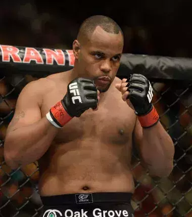 4. Daniel Cormier ist der Champion im Mittelschwergewicht