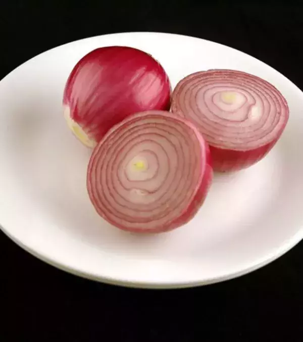 475 Gramm Zwiebeln