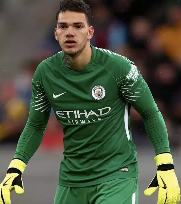 6 - Ederson (Manchester City) - 35 Millionen Euro