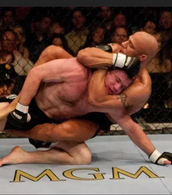 7. Matt Hughes vs Frank Trigg Zwei Kämpfe, zwei Niederlagen von Trigg. Der zweite Kampf hat ein legendäres Finale