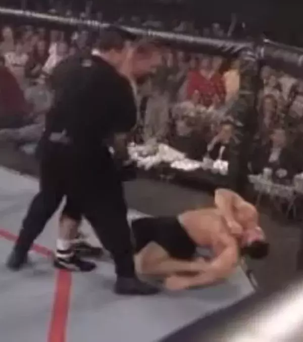 8. David „Tank“ Abbott vs. Steve Nelmark UFC „ Ultimate Ultimate 1996“, 7. Dezember 1996, Birmingham
