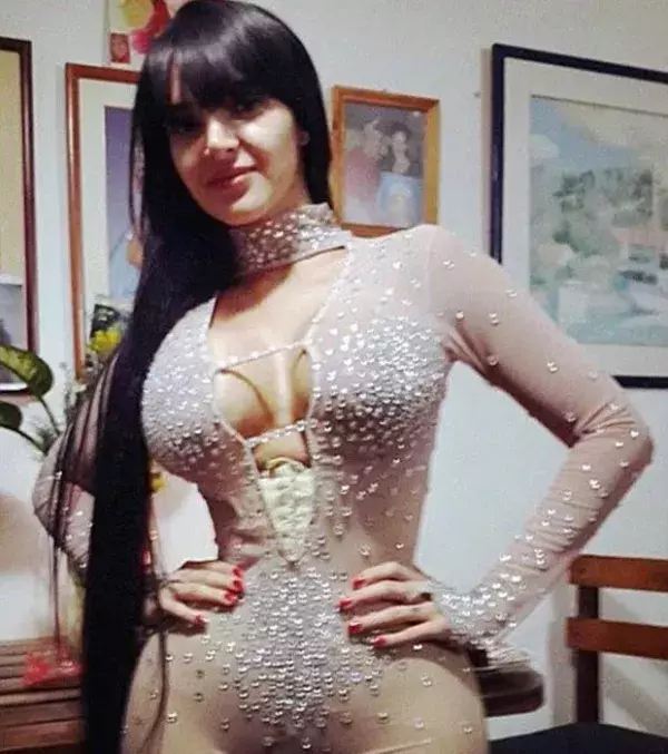 Aleira Avendano im Gala-Outfit