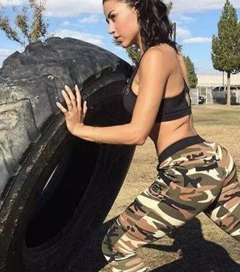 Ana Cheri @anacheri