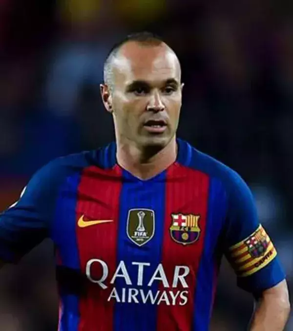 Andrea Iniesta ist zweifacher Europameister, gewann 4 Mal die Champions League und holte den Weltmeistertitel