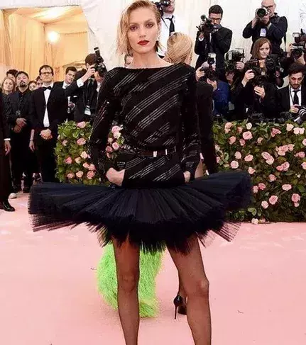 Anja Rubik hat auch schon bei der MET Gala 2019 für Wirbel gesorgt