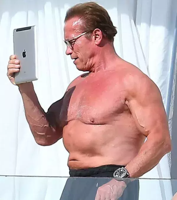 Arnold Schwarzenegger. Snapchat: ArnoldSchnitzel