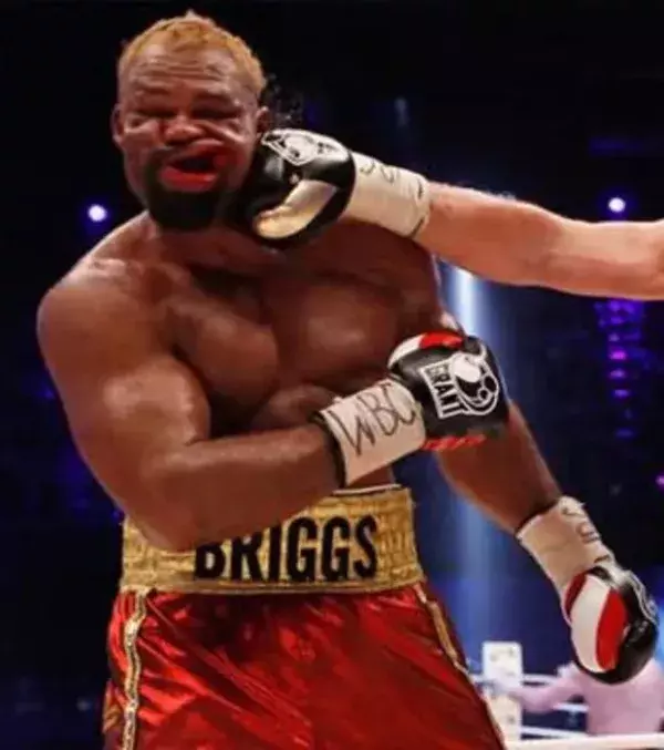 Briggs kostet gerade die gewaltige Rechte von Klitschko
