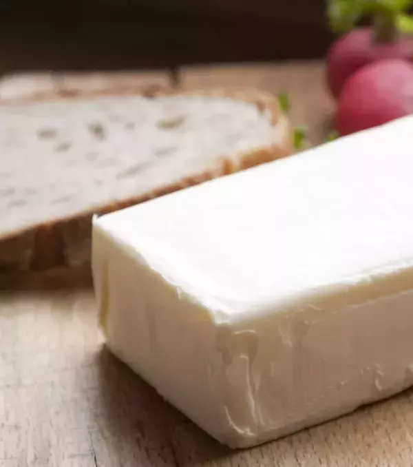 Butter enthält viele gesättigte Fettsäuren