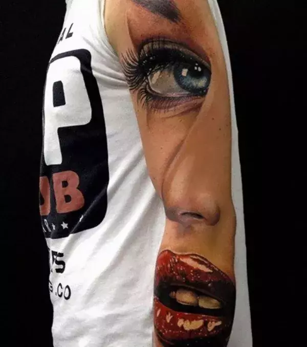 Das Portrait einer Frau auf dem Arm eines Mannes