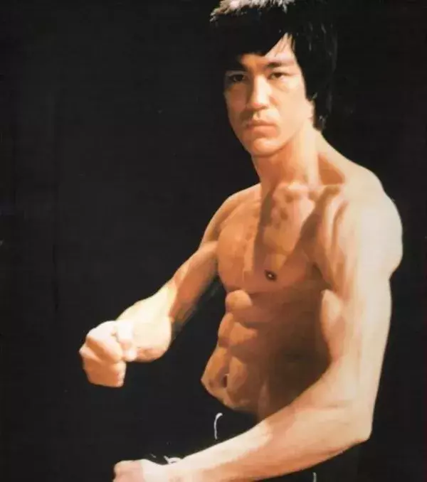 Der Kampfsport-Meister Bruce Lee hatte einen beneidenswerten Körper