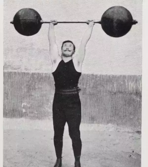 Der Strongman von der Polizeischule, 1906