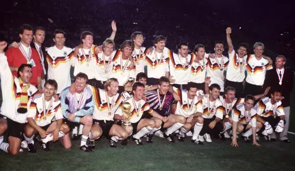 Die deutsche Fußballnationalmannschaft, 1990
