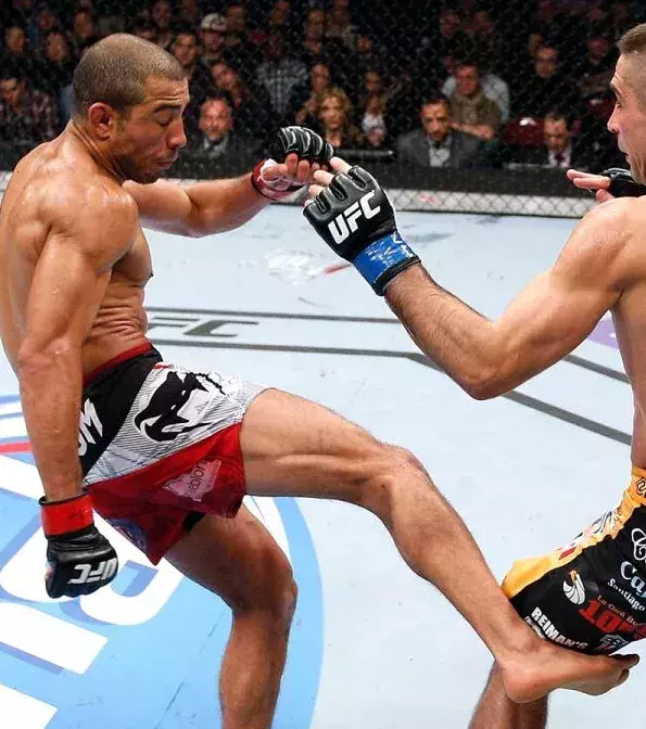 Die Kicks von Jose Aldo, eine der fiesesten Waffen bei der UFC. Die KOs des ehemaligen Champions beeindrucken durch seine zerstörerischen Kicks