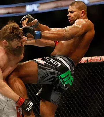 Die Knie von Alistair Overeem sind einzigartig. Alle Kämpfer nehmen sich vor den Knien des Holländers in Acht. Er setzte seine Lieblingswaffe bei jedem seiner 50 Kämpfe ein
