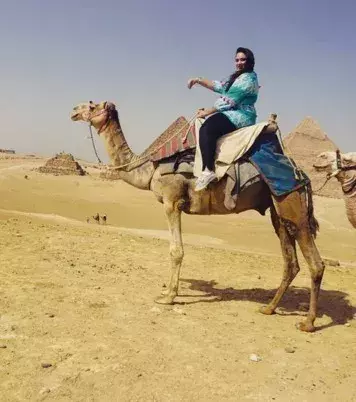 Diese Frau wollte die Pyramide anheben...
