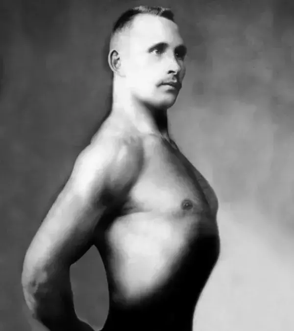 Ein russischer Bodybuilder, fotographiert um 1900