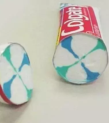 Eine Tube Zahnpasta