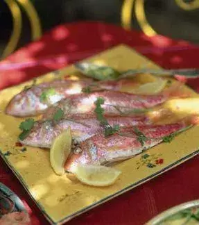 Fisch: Proteinquelle, die reich an Omega-3-Fettsäuren ist