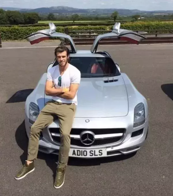 Gareth Bale muss 37min55sek spielen, um seinen Mercedes SLS Roadster AMG GT zu bezahlen