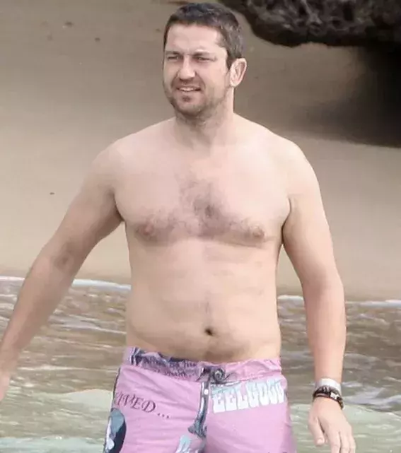 Gerard Buttler hat eigentlich einen eher gewöhnlichen Körper...