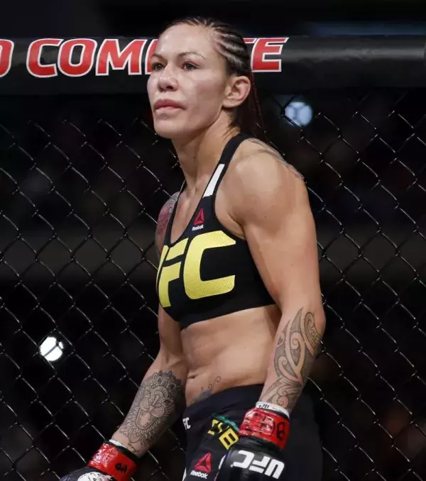 5. Cris Cyborg wurde 2011 positiv auf Stanazoloz getestet. 2016 macht er den gleichen Fehler und wird positiv auf USADA Test getestet