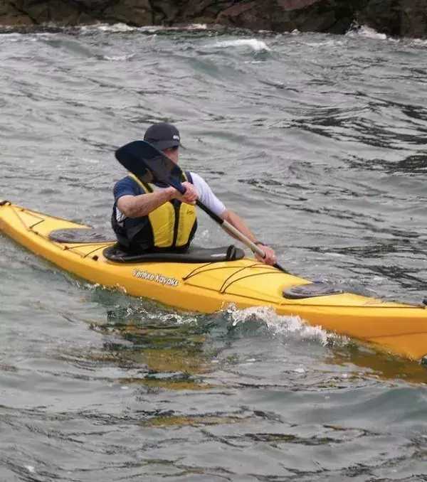 7. Kayak zwischen 850 und 950 Kalorien pro Stunde