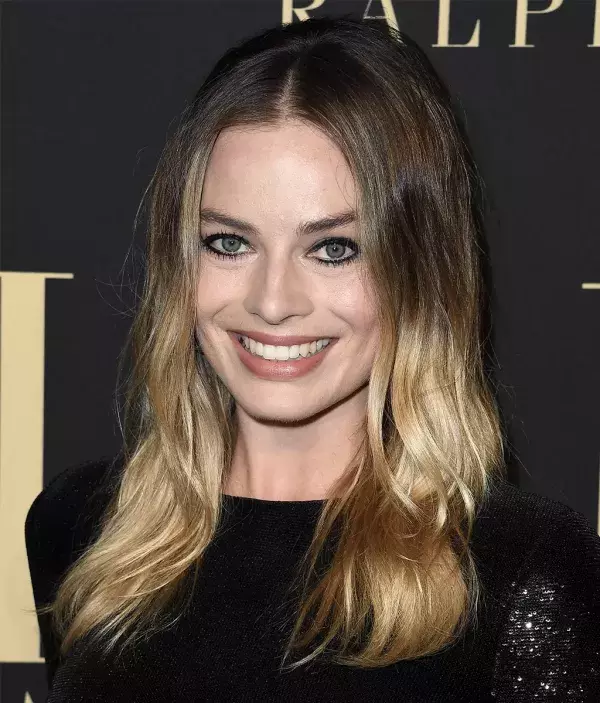 Aber sie hat das gleiche Alter wie Margot Robbie: 29 Jahre und ist folglich 1990 geboren.