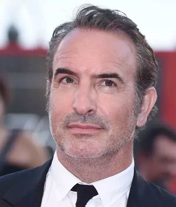 Der französische Schauspieler Jean Dujardin wurde 1972 geboren und bekannt aus dem Stummfilm "The Artist".