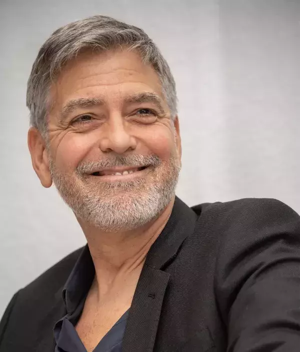 Es ist schwer zu glauben, aber George Clooney ist 58 Jahre alt...
