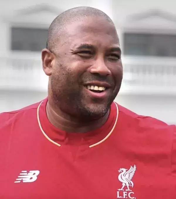 John Barnes etwas runder