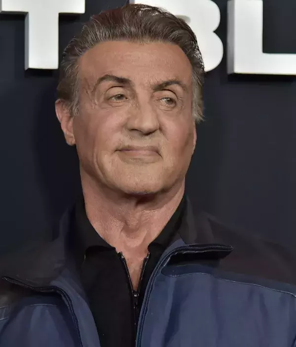 Sylvester Stallone ist ebenso 1946 geboren. Ihm sieht man es weit weniger an!