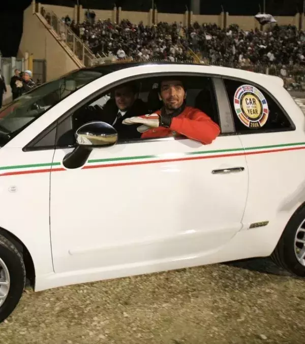 Gianluigi Buffon steht 19min48sek am Spielfeld und kann seinen Fiat 500 bezahlen