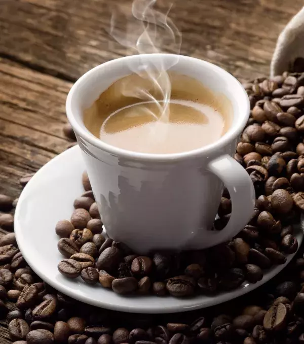 Im Kaffee ist Dopamin vorzufinden, welches für das Wohlbefinden gut ist, und Antioxidatien. Das enthaltene Koffein bringt euch ordentlich in Schwung