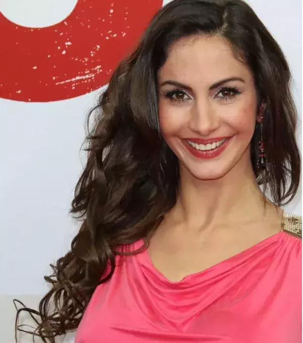 Janina Youssefian(34), Model und bekannt aus dem Reality-TV