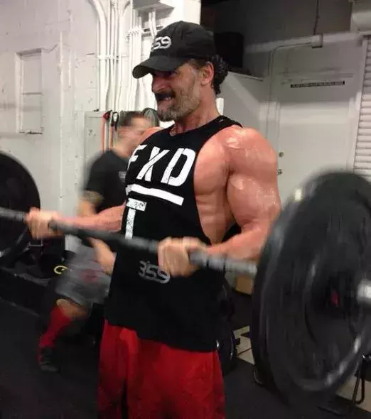 Joe Manganiello, der Mann von Sophia Vergara, hat fast 2 Millionen Leute, denen seine Seite gefällt (joemangianiello)