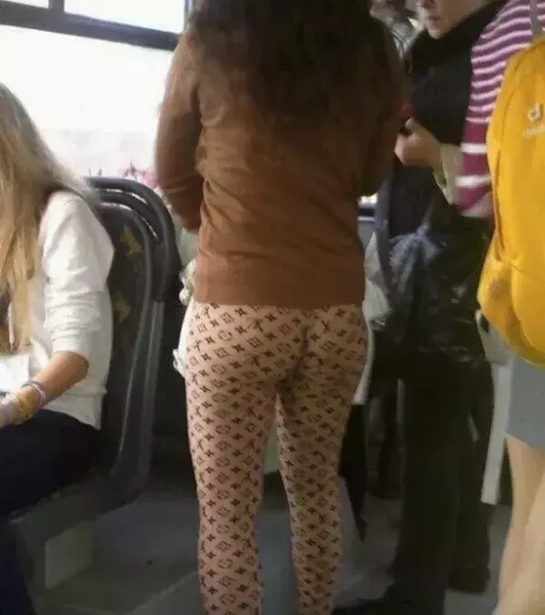 Leggings in Vuitton-Manier? Nette Idee!