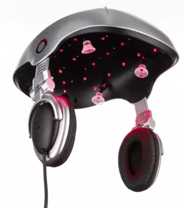Haarwuchs dank iGrow: Dieser smarte Helm soll das Haarwachstum mittels Lasertherapie anregen. Dank der Kopfhörer kann man während des Helmtragens sogar Musik hören