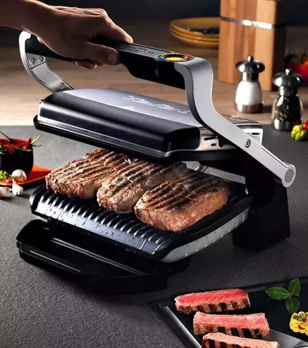 Tefal macht Grillen jetzt noch einfacher: Der OptiGrill passt Grilltemperatur und Grillzyklus automatisch an, je nach Art und Dicke des Fleischs