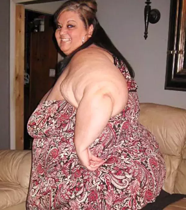 Um ihm zu gefallen, nimmt Patty Sanchez über 200 Kilo zu.