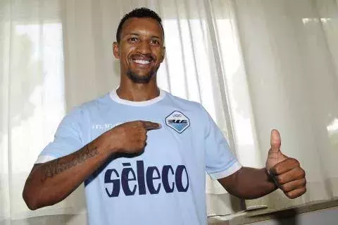 Luis Carlos Almeida da Cunha: Nani