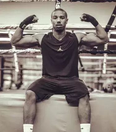 Michael B. Jordan, ein Creed-Serie-Schauspieler, hat über 2 Millionen Follower (michaelbjordan}